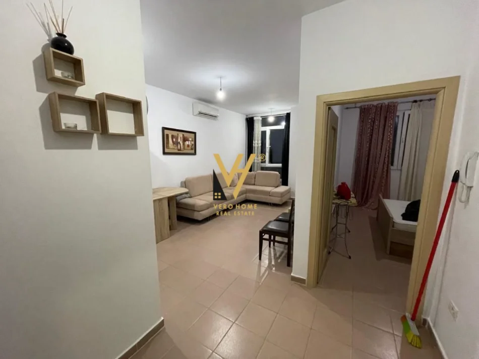 Tirane, jepet me qera apartament 1+1+Ballkon Kati 7, 60 m² 440 € (ASTIR)