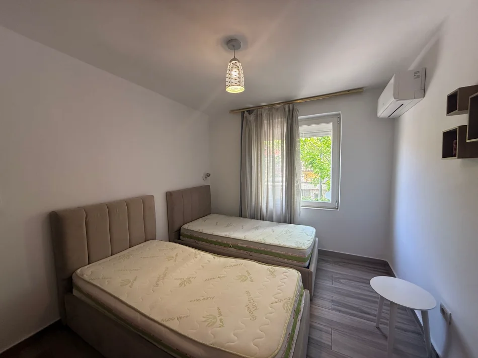 Tirane, jepet me qera apartament 2+1 Kati 2, 68 m² 700 € (Rruga Mine Peza)