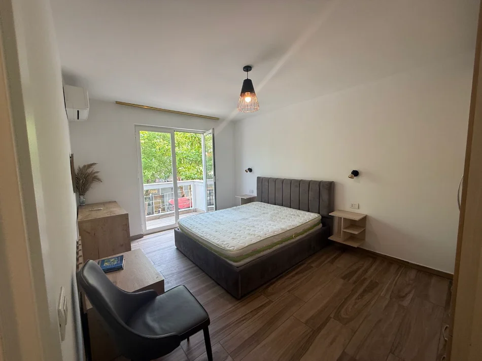 Tirane, jepet me qera apartament 2+1 Kati 2, 68 m² 700 € (Rruga Mine Peza)