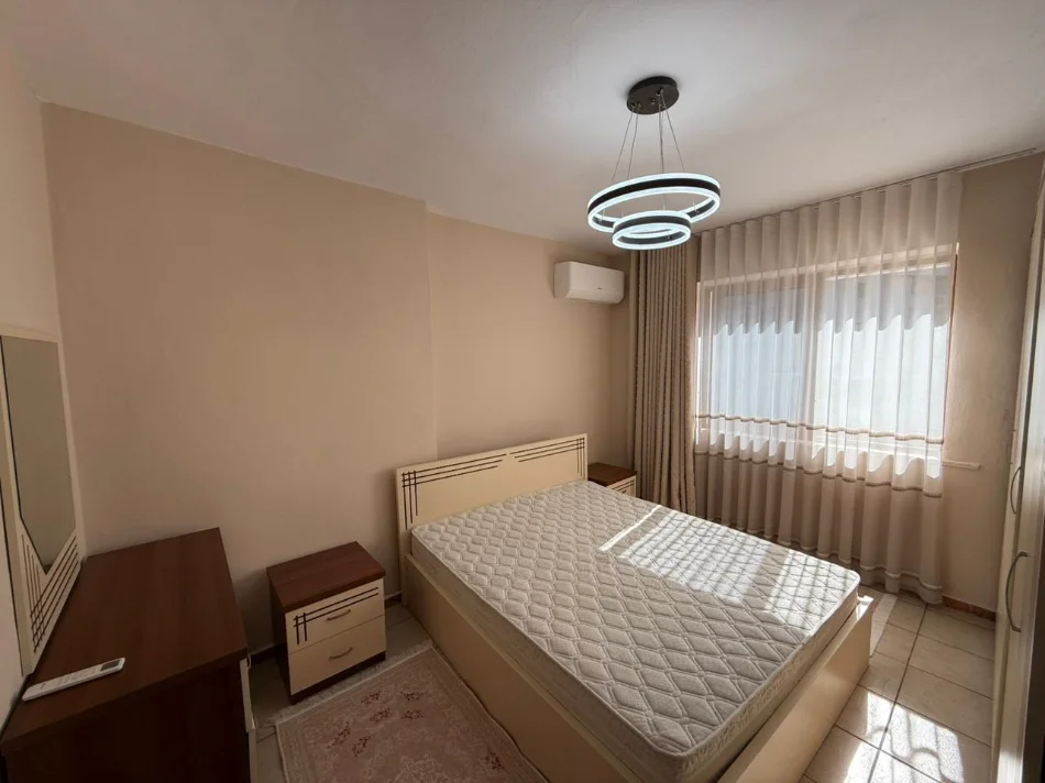 Tirane, jap me qera apartament 1+1 Kati 3, 60 m² 520 € (rruga mine peza)