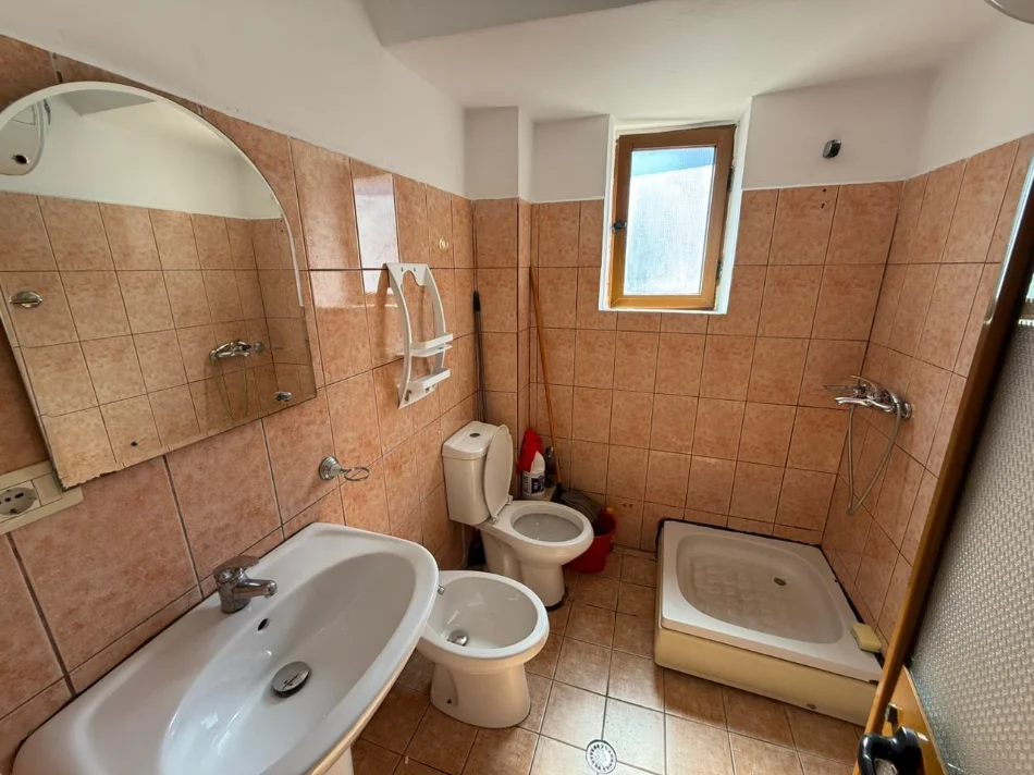 Tirane, jap me qera apartament 1+1 Kati 3, 60 m² 520 € (rruga mine peza)