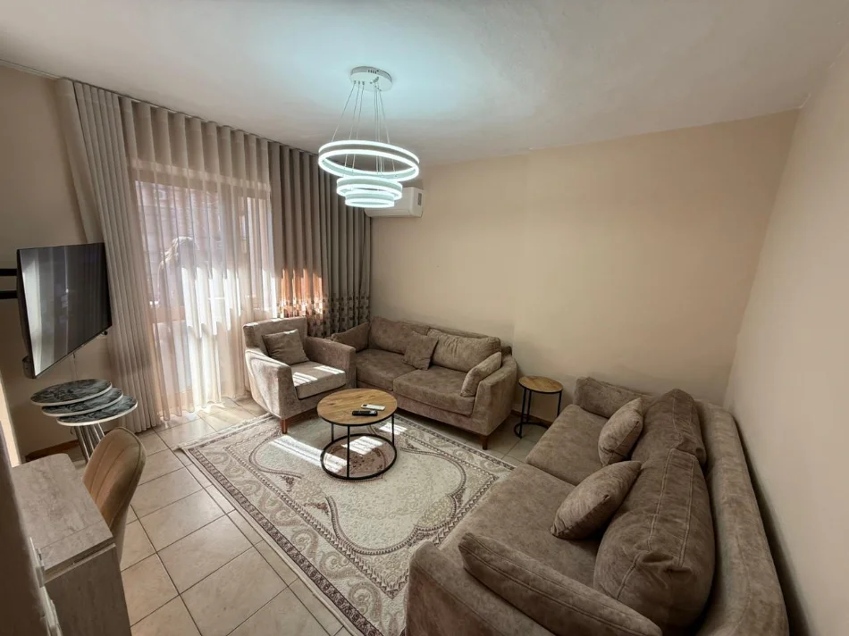Tirane, jap me qera apartament 1+1 Kati 3, 60 m² 520 € (rruga mine peza)