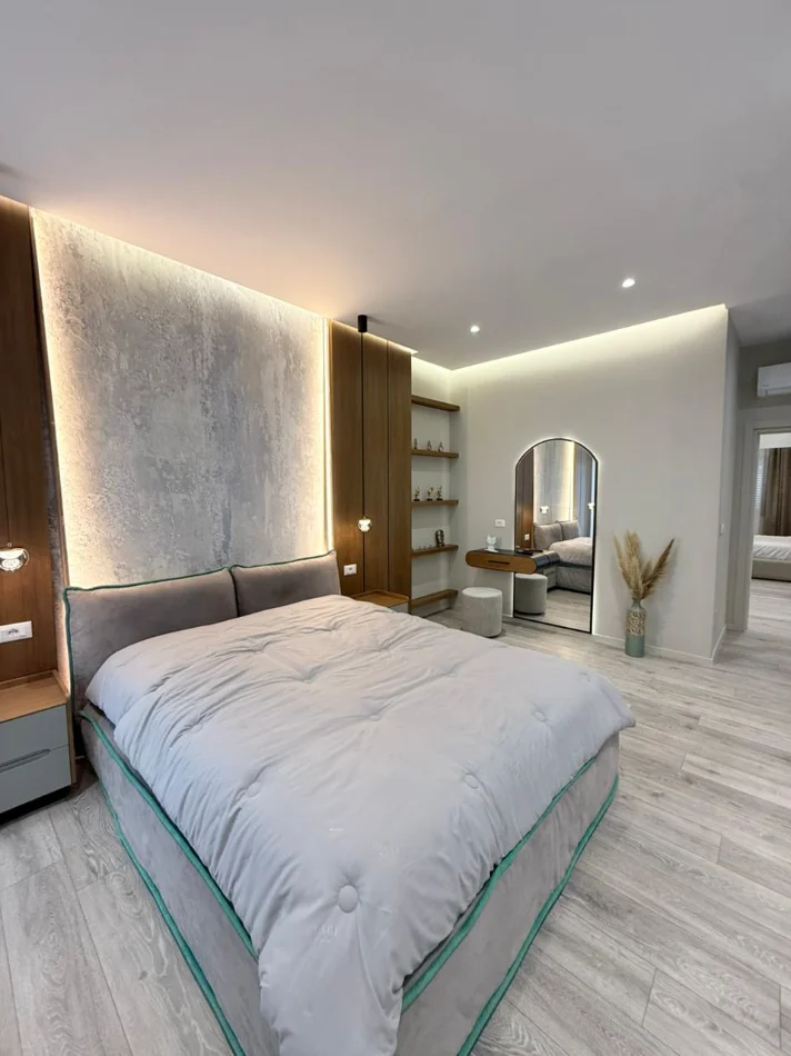 Tirane, shitet apartament 3 Katshe , 600 m² (LIQENI I THATE)