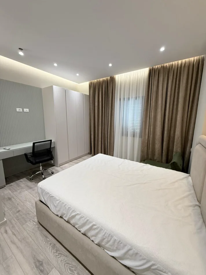 Tirane, shitet Vile Kati 4, 1.145 m² 2.000.000 € 