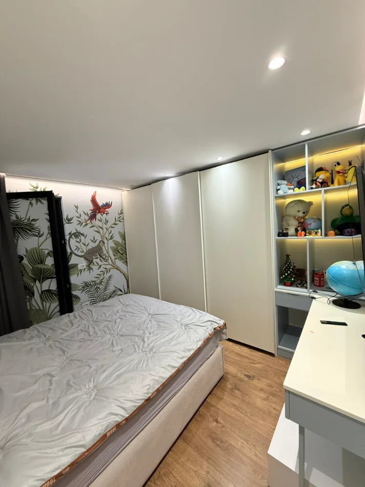 Tirane, shitet Vile Kati 4, 1.145 m² 2.000.000 € 