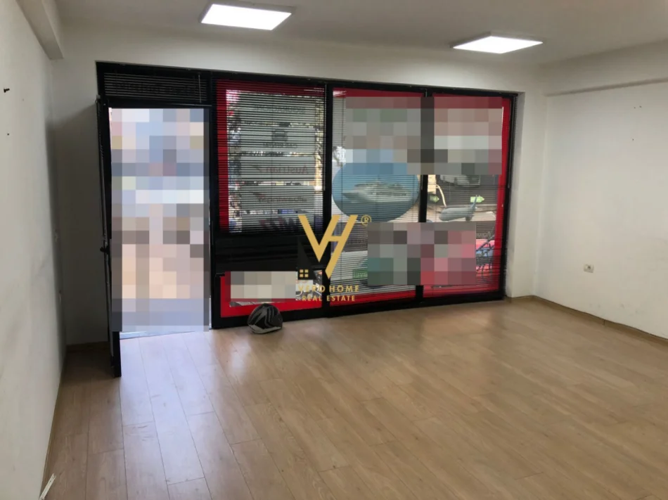 Tirane, jepet me qera dyqan Kati 0, 38 m² 520 € (ZOGU I ZI)