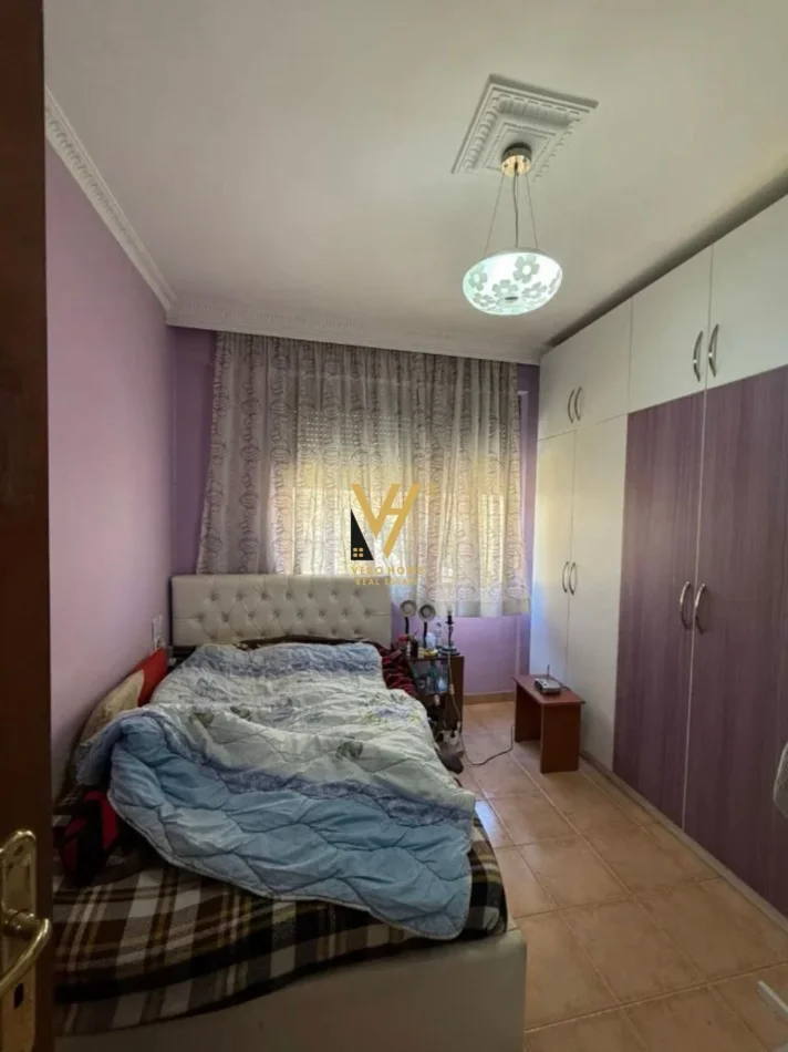 Tirane, shitet apartament 2+1+Ballkon Kati 3, 105 m² 260.000 € (RRUGA NAIM FRASHERI)
