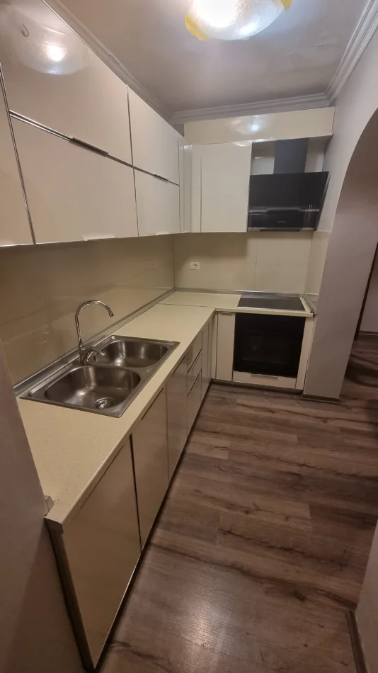 Tirane, shitet apartament 3+1 Kati 4, 103 m² 225.000 € (21 Dhjetori)