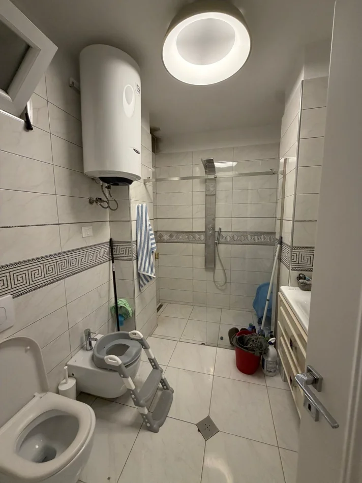 Durres, shitet apartament duplex 2+1+Aneks+Ballkon , 250 m² 340.000 € (Rruga Sefer Efendiu)