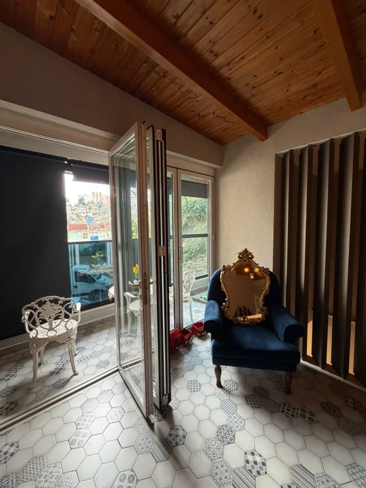 Durres, shitet apartament duplex 2+1+Aneks+Ballkon , 250 m² 340.000 € (Rruga Sefer Efendiu)