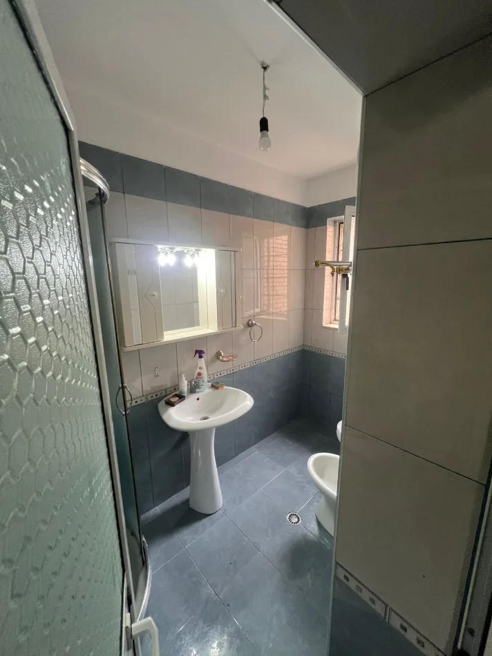 Tirane, shitet apartament 1+1 Kati 4, 53 m² 117.000 € (Ish Parku)