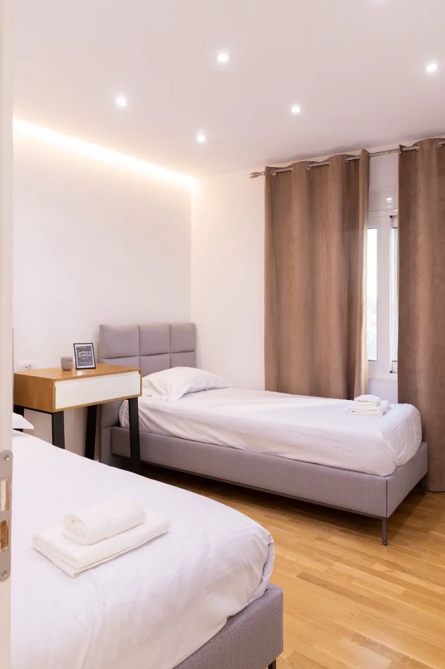 Tirane, shitet apartament 2+1+Ballkon Kati 2, 105 m² 260.000 € 