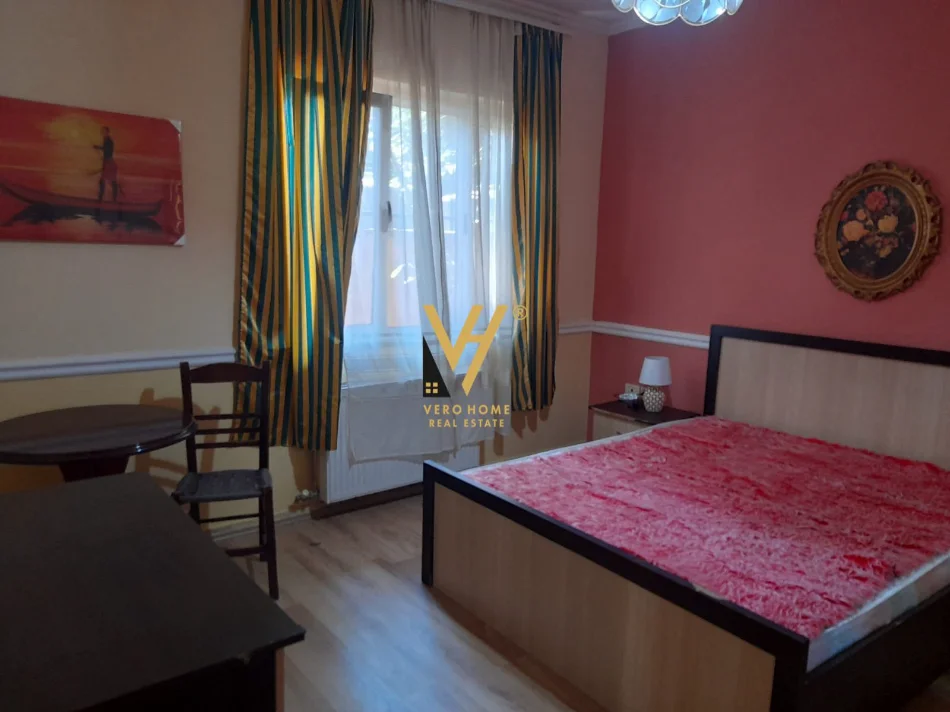 Tirane, jepet me qera apartament 2+1+Ballkon Kati 1, 130 m² 670 € (KRISTAL CENTER)
