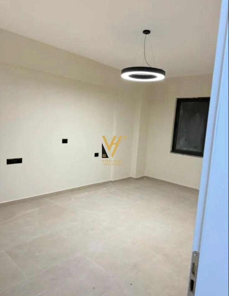 Tirane, jepet me qera apartament 2+1+Ballkon Kati 2, 100 m² 750 € (KRISTAL CENTER)