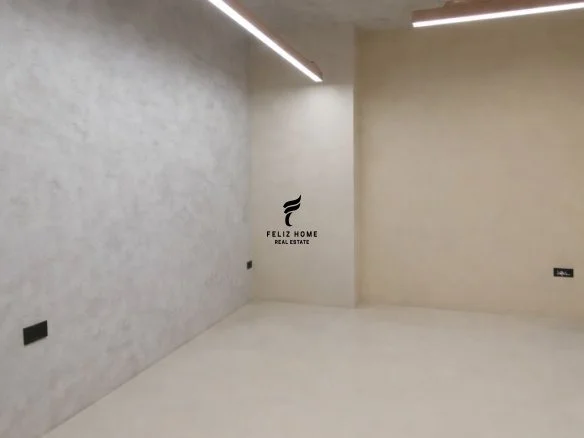 Tirane, jepet me qera zyre Kati 1, 66 m² 900 € (KOMUNA E PARISIT)