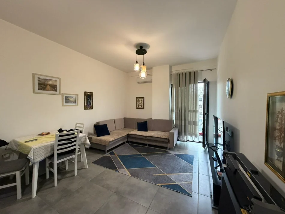 Tirane, shitet apartament 1+1 Kati 1, 68 m² 150.000 € (FARMACIA 10, ARLIS)