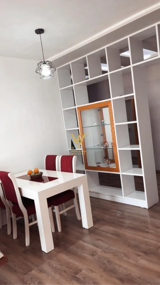 Tirane, jepet me qera apartament 2+1+Ballkon Kati 6, 100 m² 520 € (ASTIR)