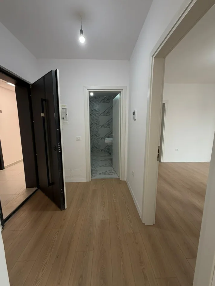 Tirane, shitet apartament 2+1+Aneks+Ballkon Kati 8, 97 m² 299.400 € (Komuna Parisit)
