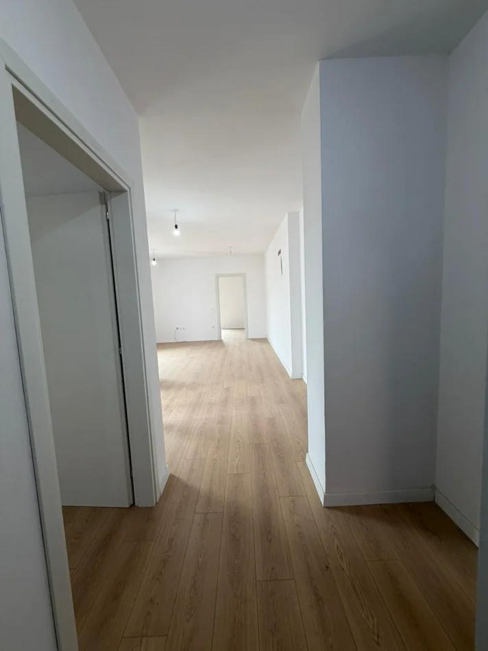 Tirane, shitet apartament 2+1+Aneks+Ballkon Kati 8, 97 m² 299.400 € (Komuna Parisit)