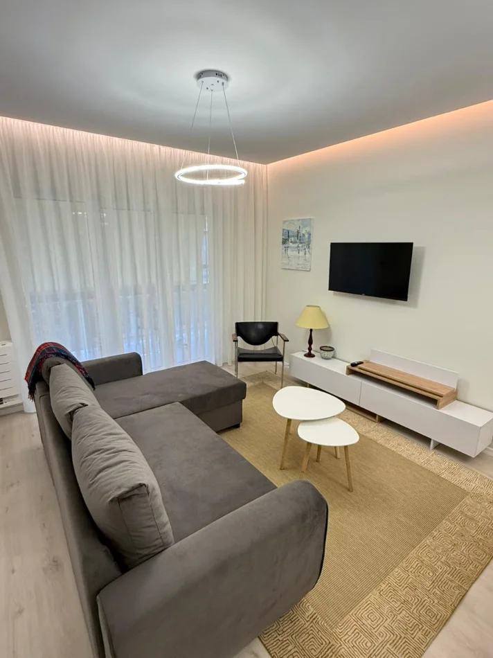 Tirane, jepet me qera apartament 1+1 Kati 3, 75 m² 750 € (ZONA E LICEUT, PRANE RTSH)