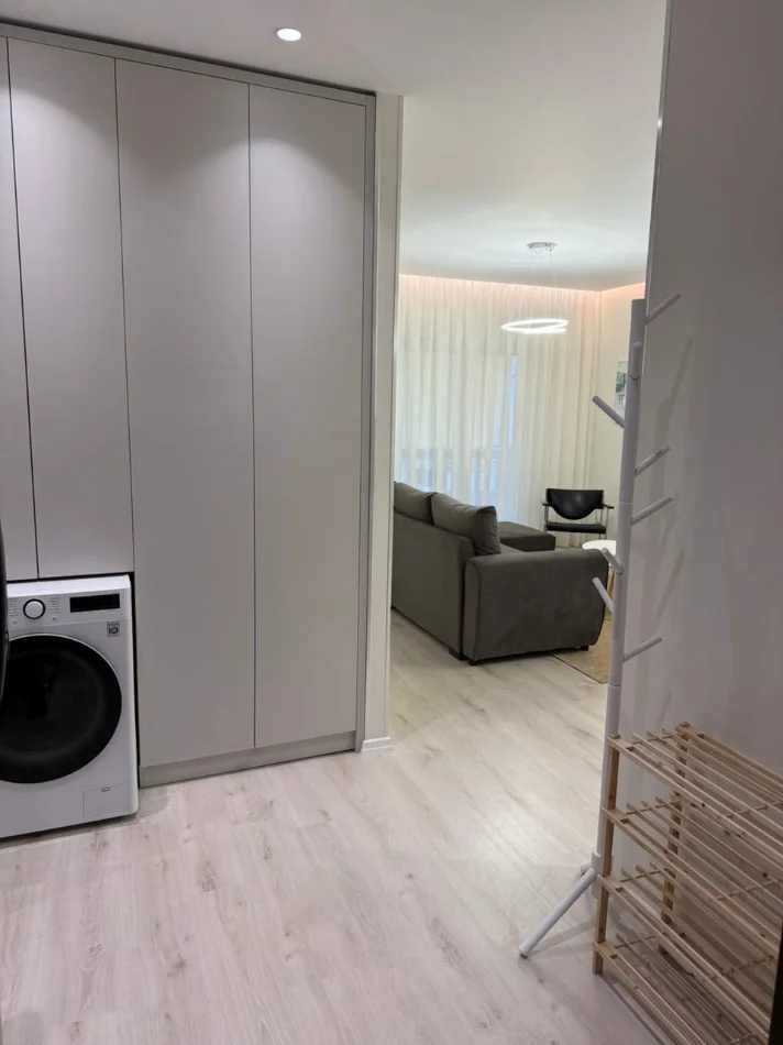 Tirane, jepet me qera apartament 1+1 Kati 3, 75 m² 750 € (ZONA E LICEUT, PRANE RTSH)