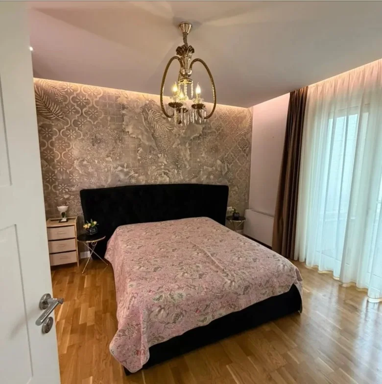 Tirane, shitet apartament 3+1+Aneks+Ballkon Kati 2, 130 m² 390.000 € 