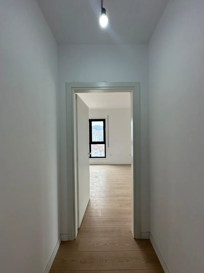 Tirane, shitet apartament 3+1 Kati 4, 122 m² 378.500 € (KOMUNA E PARISIT)