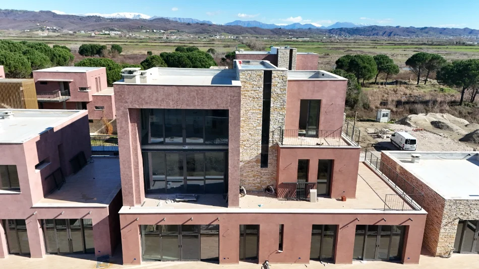 Durres, shitet apartament 1+1+Ballkon Kati 2, 62 m² 191.290 € (Gjiri i Lalzit)