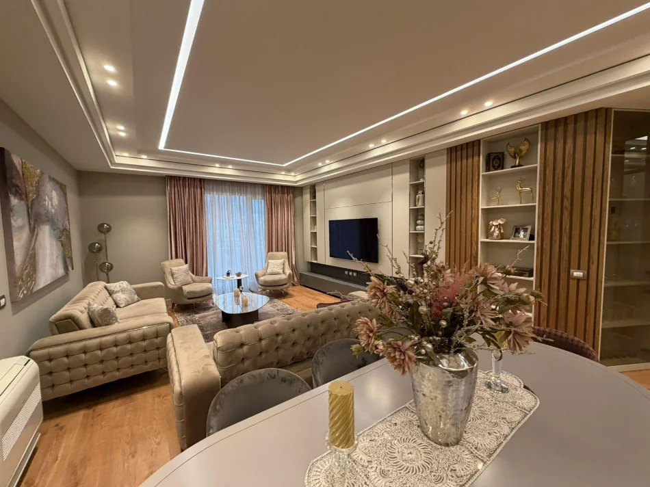 Tirane, shitet apartament 3+1 Kati 3, 355.000 € 