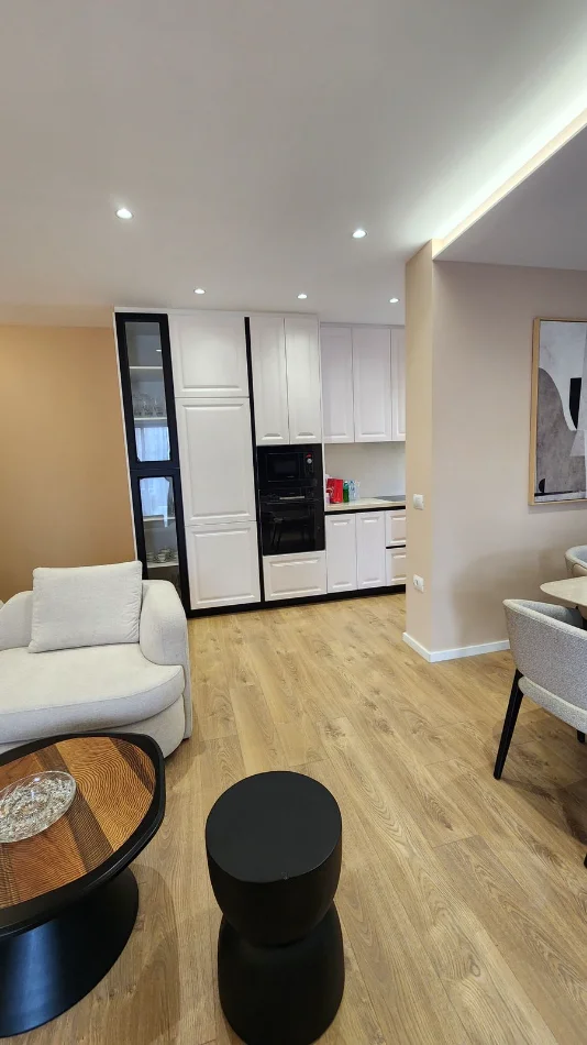 Tirane, shitet apartament 2+1+Aneks+Ballkon Kati 3, 118 m² 370.000 € 