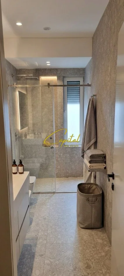 Tirane, jepet me qera apartament 1+1 Kati 2, 50 m² 900 € (KODRA E DIELLIT 2)