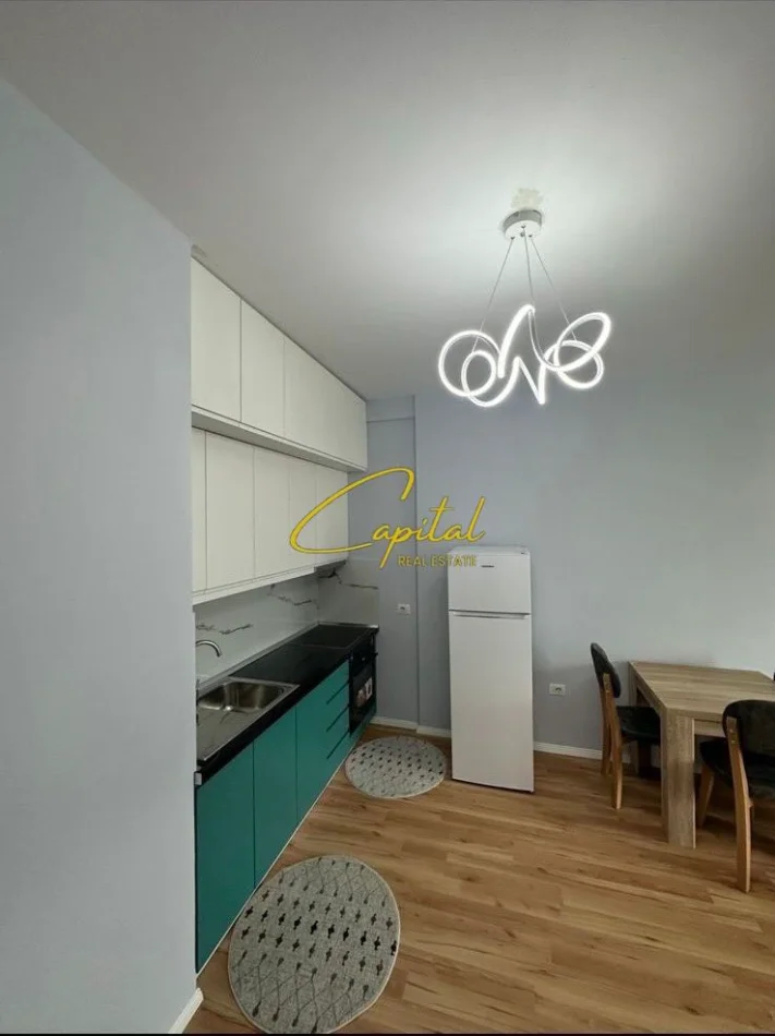 Tirane, jepet me qera apartament 2+1 Kati 7, 75 m² 600 € (5 MAJI)