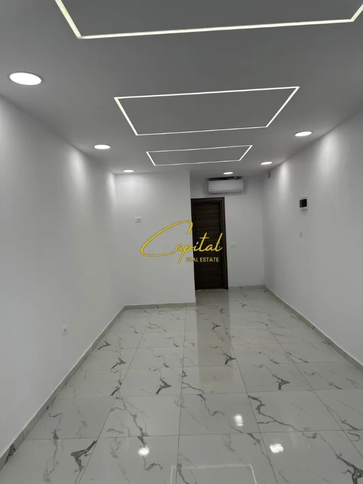 Tirane, jepet me qera dyqan Kati 0, 31 m² 400 € (AMBASADA AMERIKANE)