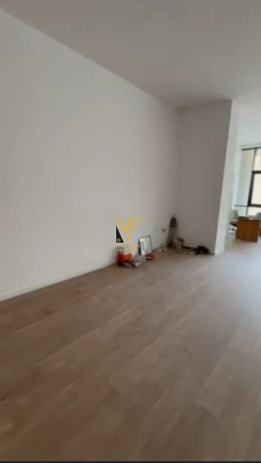 Tirane, jepet me qera zyre Kati 1, 127 m² 1.900 € (MINE PEZA)