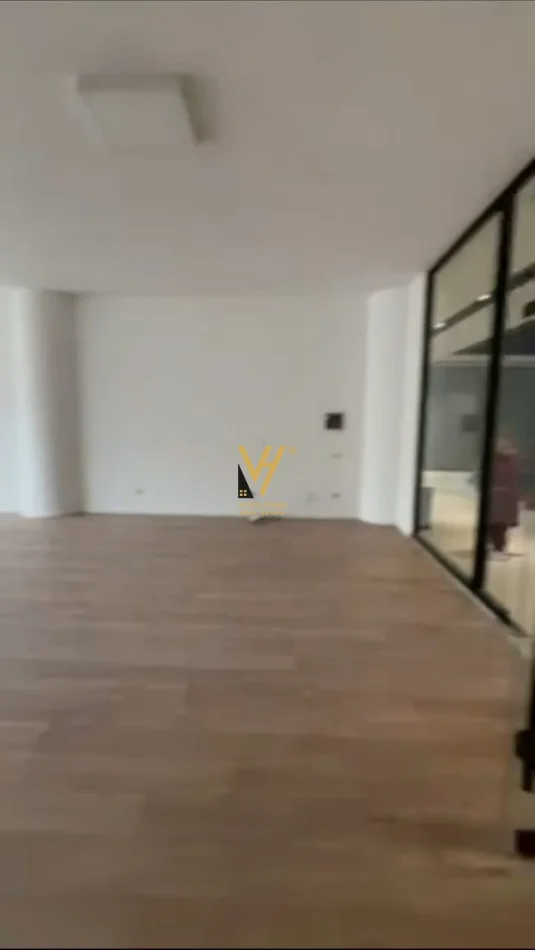 Tirane, jepet me qera zyre Kati 1, 127 m² 1.900 € (MINE PEZA)