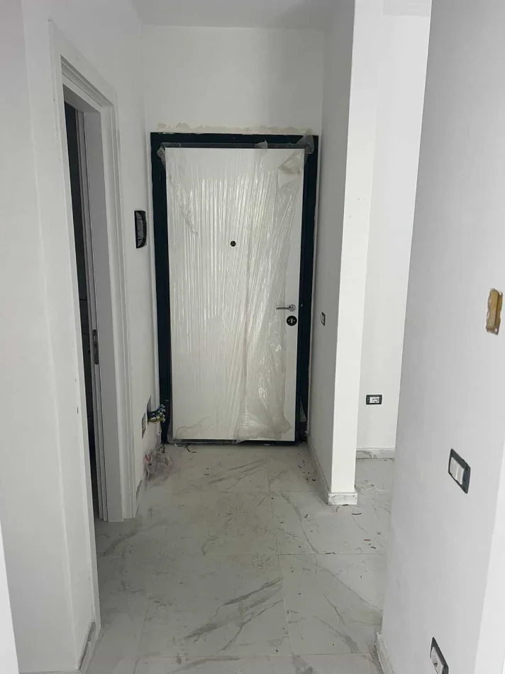 Tirane, shitet apartament 1+1 Kati 5, 52 m² 73.500 € 