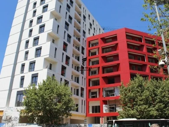 Tirane, jepet me qera zyre Kati 1, 240 m² 2.500 € (RRUGA E DIBRES)