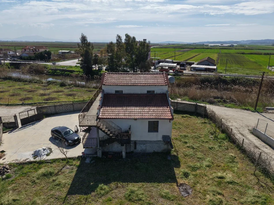 Lushnje, shitet Vile 2 Katshe Kati 2, 1.300 m² (lushnje)