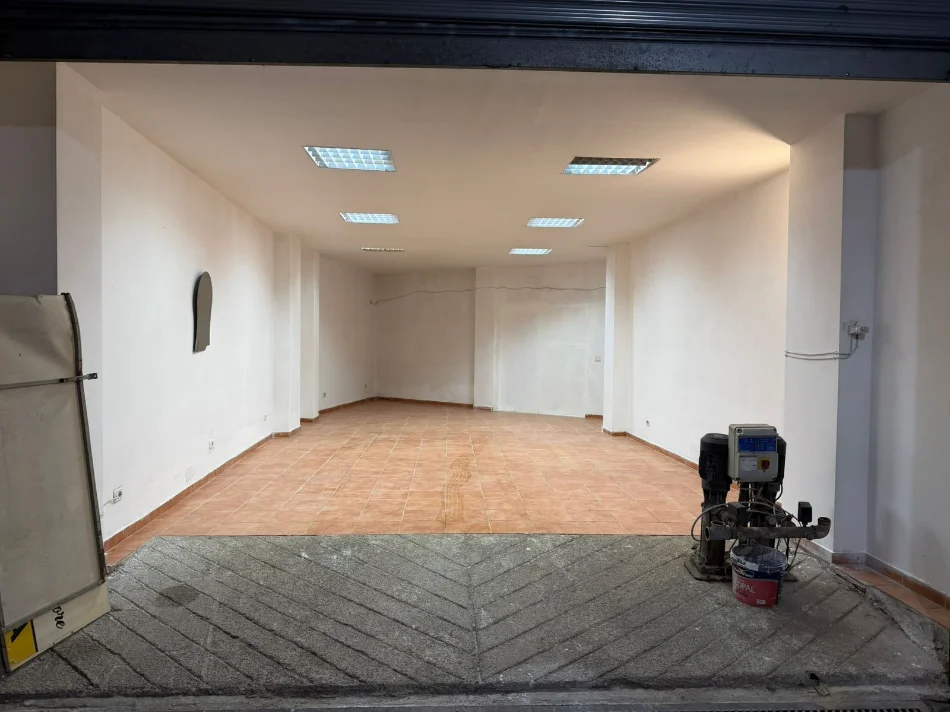 Tirane, shitet garazh | post parkimi Kati -1, 63 m² 48.000 € (Rruga Tom Plezha)