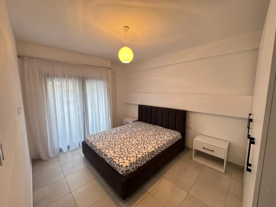 Tirane, jepet me qera apartament 2+1 ,