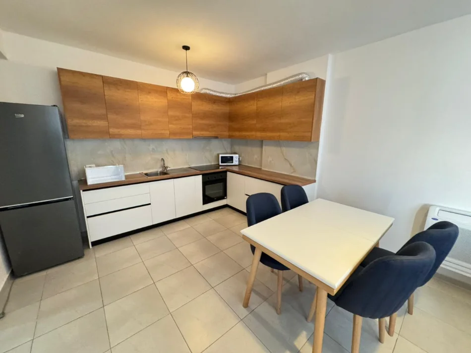 Tirane, jepet me qera apartament 2+1 ,