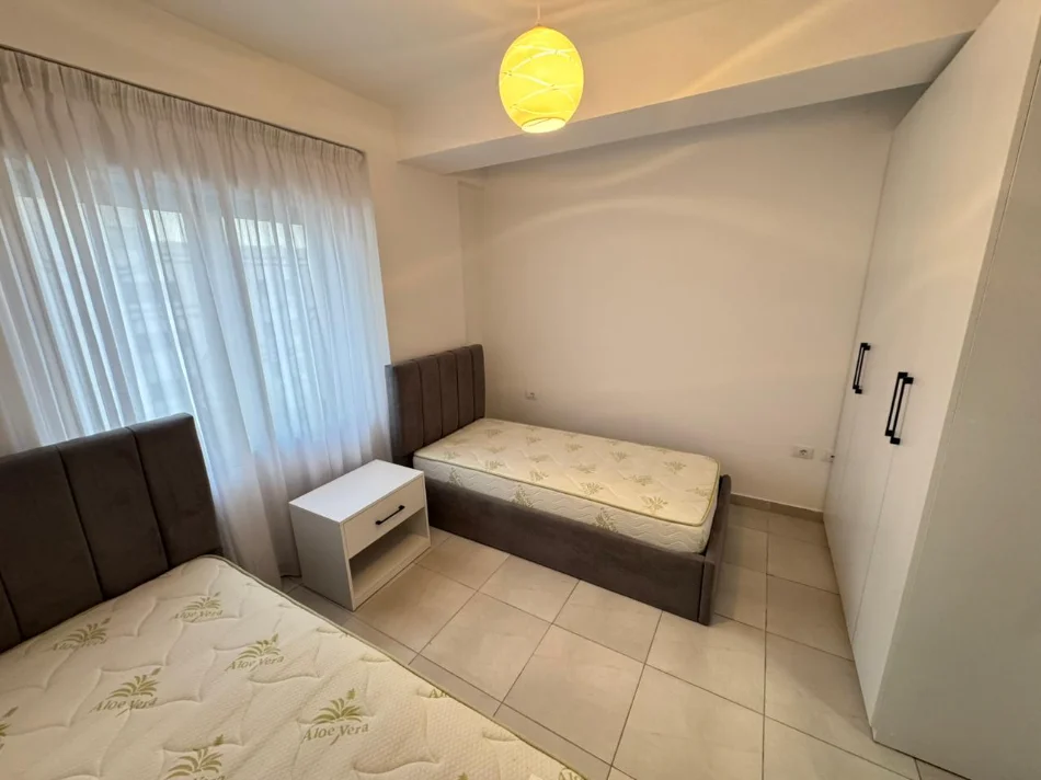Tirane, jepet me qera apartament 2+1 ,
