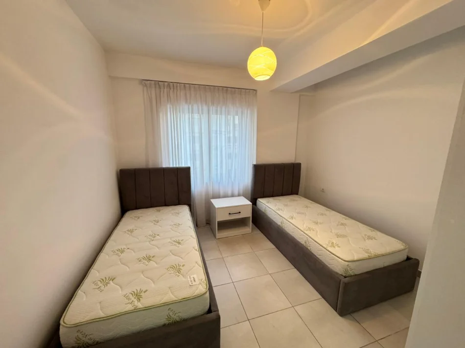 Tirane, jepet me qera apartament 2+1 ,