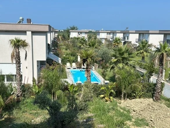 Gjiri Lalezit | Hamallaj, shitet Vile 2 Katshe Kati 2, 400 m² 450.000 € (GJIRI LALEZIT)