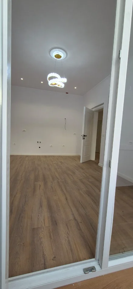 SHITET APARTAMENT 2+1 TEK RRUGA BARDHYL