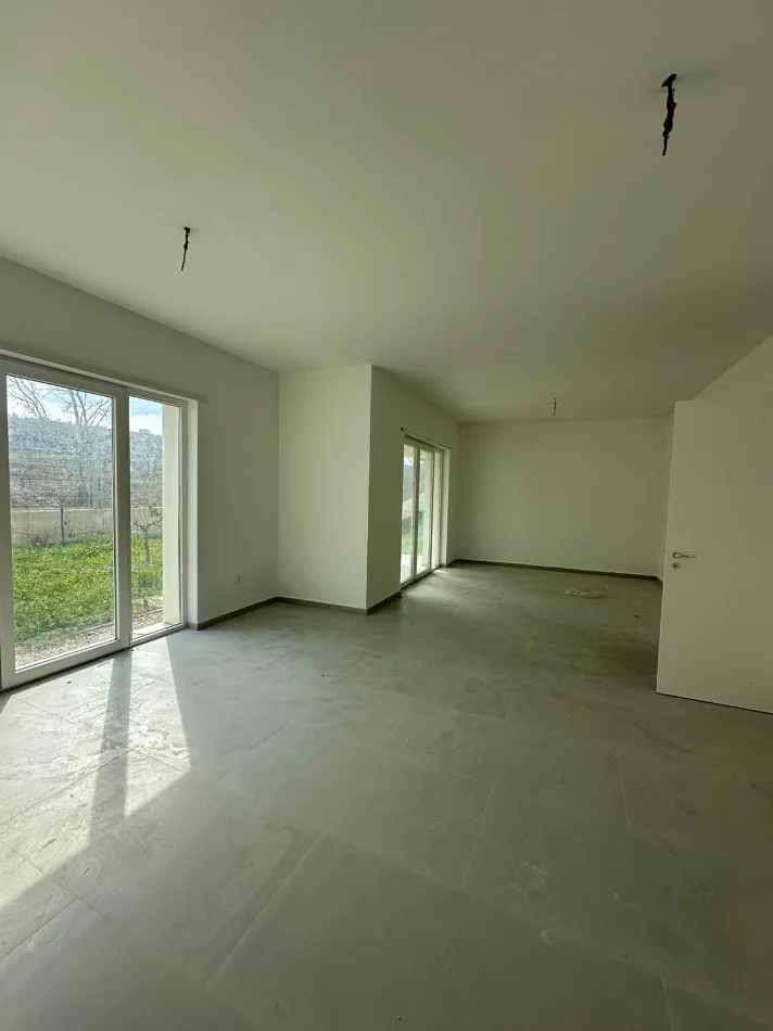 Tirane, shitet Vile 5+1+Ballkon , 520 m² 1.050.000 € (TEG)