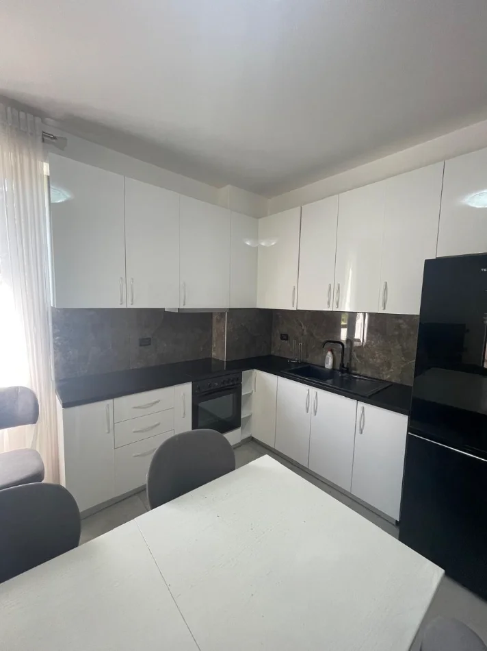 Tirane, shitet apartament 3+1 Kati 3, 115 m² 155.250 € (Ali Demi)