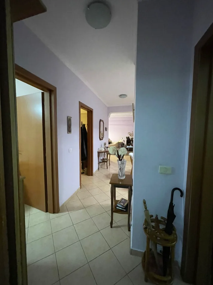 Tirane, shitet apartament 2+1+Ballkon Kati 4, 116 m² (pranë Garden Building, Rruga e Kavajës)