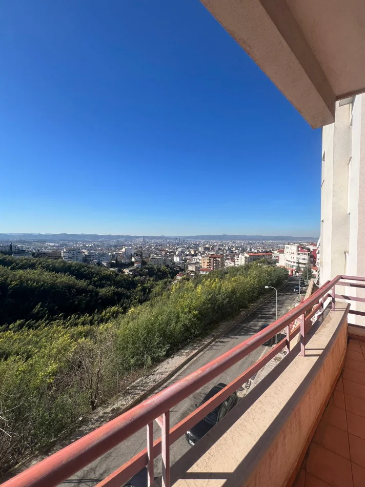 Tirane, shitet apartament 1+1+Ballkon Kati 2, 86 m² 107.000 € (Fresku)
