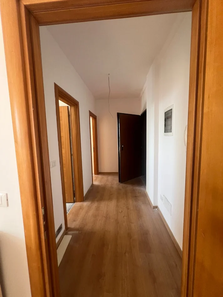 Tirane, shitet apartament 1+1+Ballkon Kati 2, 86 m² 107.000 € (Fresku)